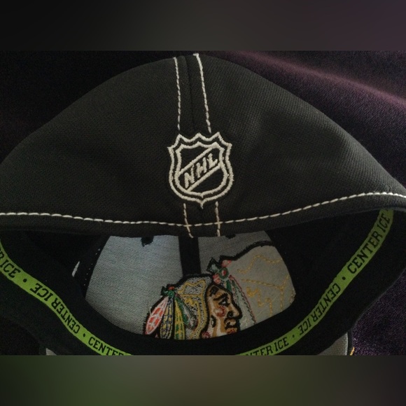 Reebok NHL Chicago Blackhawks Center Ice 2013 Cap - Picture 7 of 10